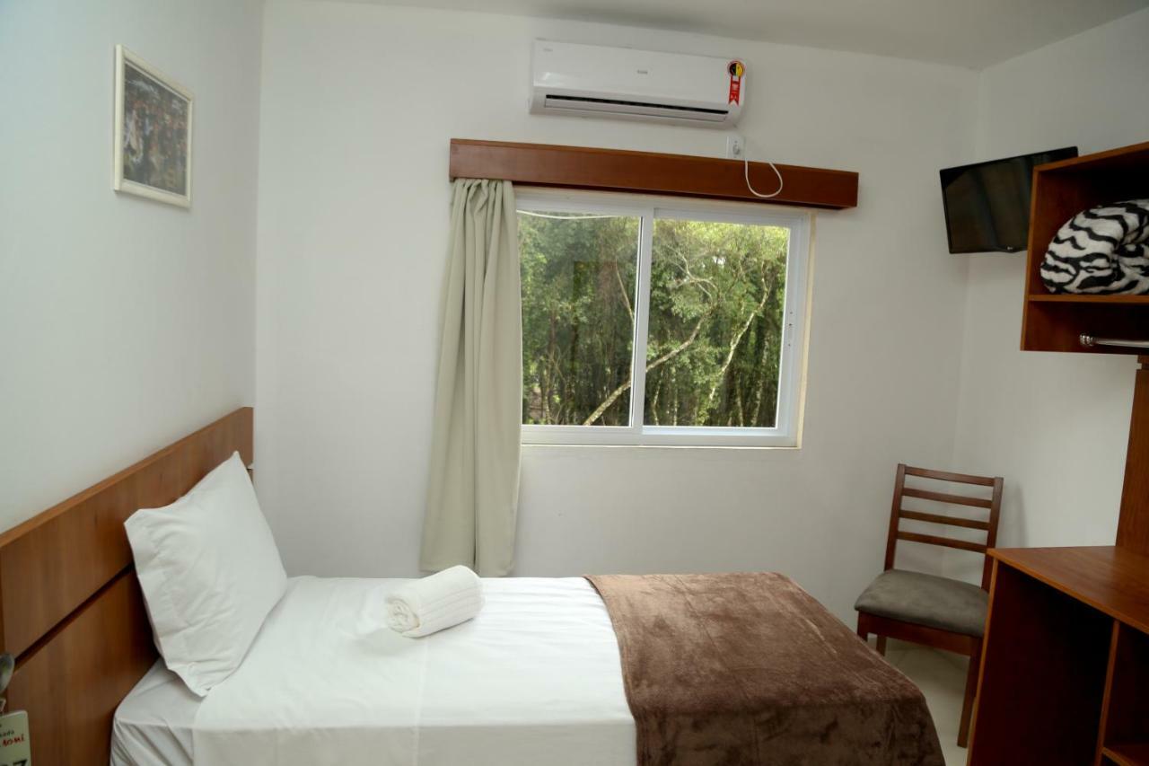 Hotel Petrov Канела Екстериор снимка